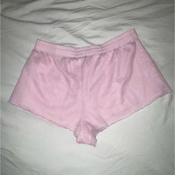 Light pink cheeky elastic waist shorts - Picture 2 of 5